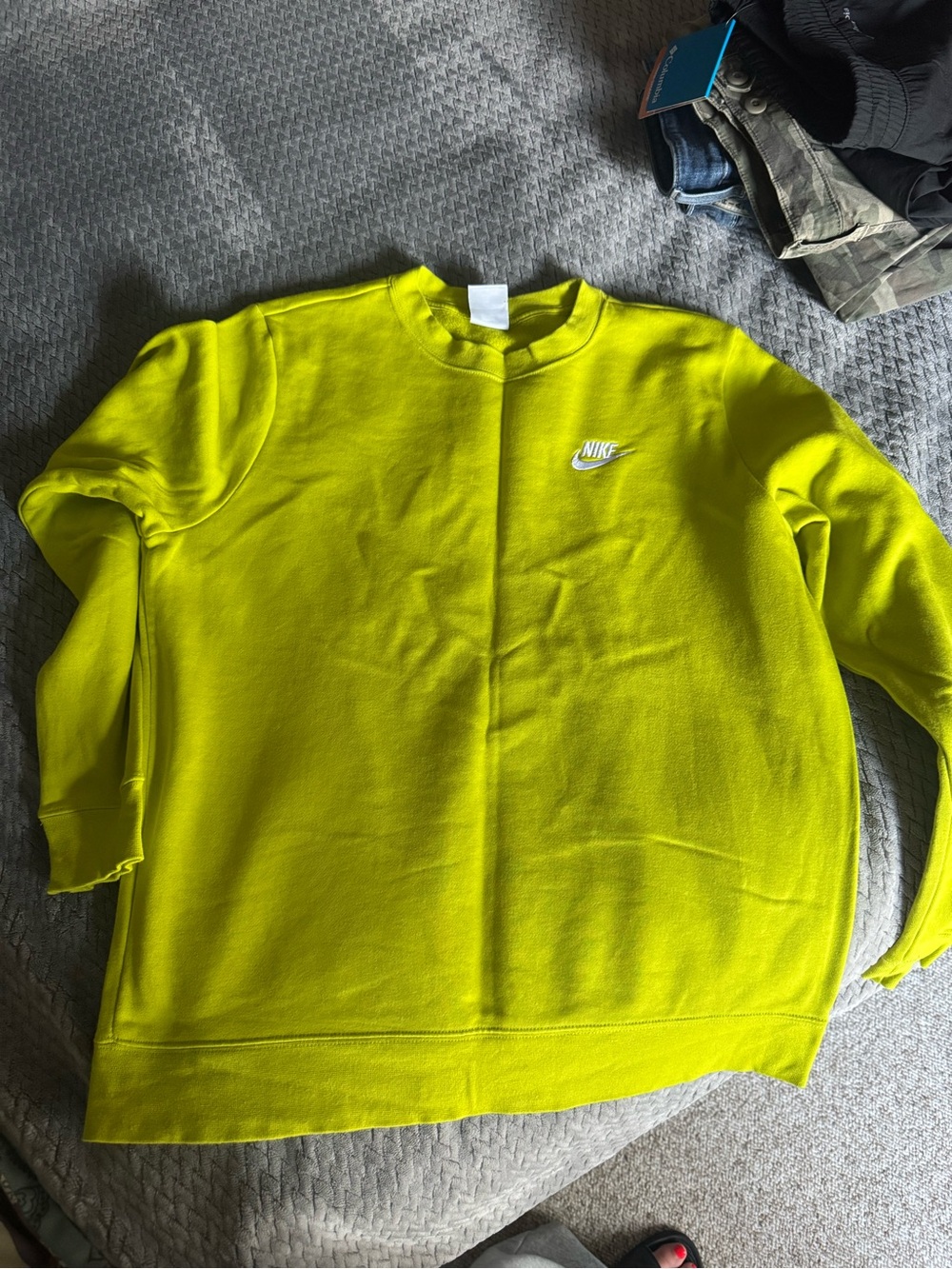 Nike Club Fleece Bright Neon Yellow Pullover Crew Sweatshirt